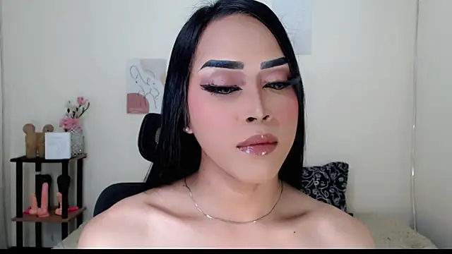 Snapshot of Lessandra_Lust chatting on October 4, 10:47 pm Lessandra Lust online show from October 4, 10:47 pm