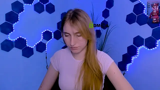 beauty ginger  online show from March 29, 9:25 pm