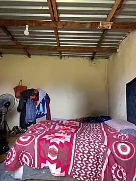 Curvycandy95 online show from February 13, 6:48 am