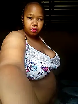 Curvycandy95 online show from October 13, 4:59 am