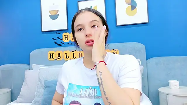 Ashley Evans22 online show from October 29, 8:33 pm