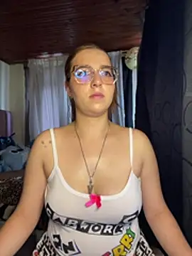 CoraVibes online show from April 29, 12:19 pm