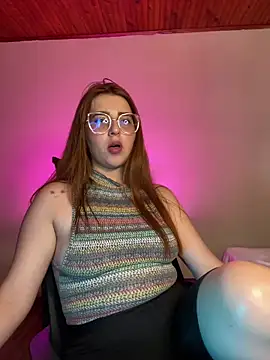 CoraVibes online show from November 18, 7:15 pm