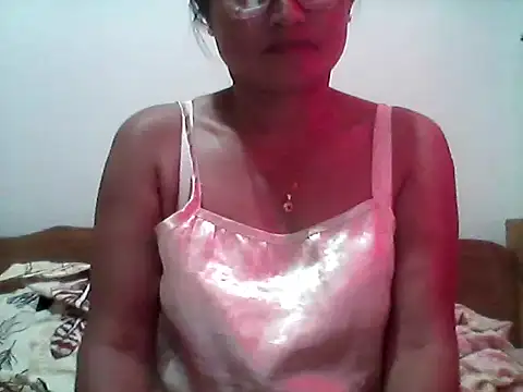 nathalie0045 online show from October 8, 6:18 am