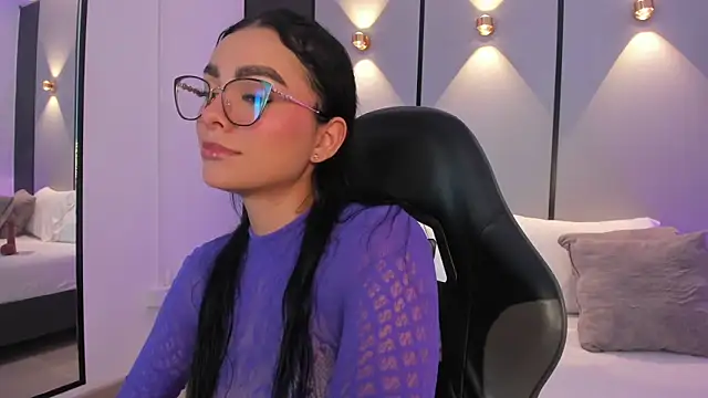 emily tolson online show from April 17, 9:50 pm