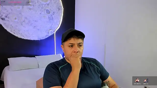 IanGilbert online show from December 3, 8:33 pm