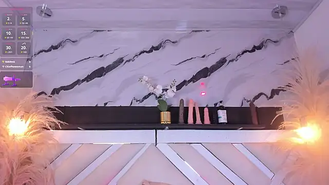 Zoe-Johnson  online show from March 6, 11:00 pm