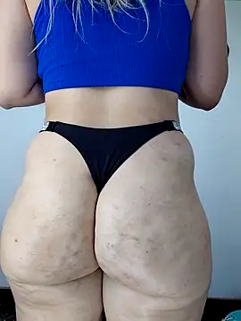 isabella lovem online show from April 3, 9:35 pm