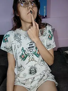 AnnieSparkle online show from October 18, 4:48 am