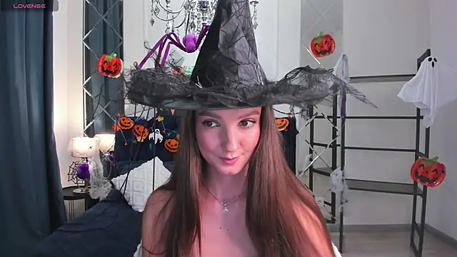 Snapshot of LoraSunnyy chatting on October 24, 8:32 am LoraSunnyy online show from October 24, 8:32 am