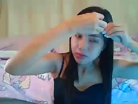 AnnewithanE online show from October 20, 4:37 am