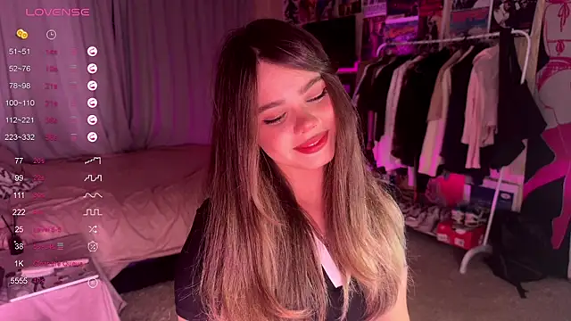 PinkiRay online show from October 26, 6:47 pm