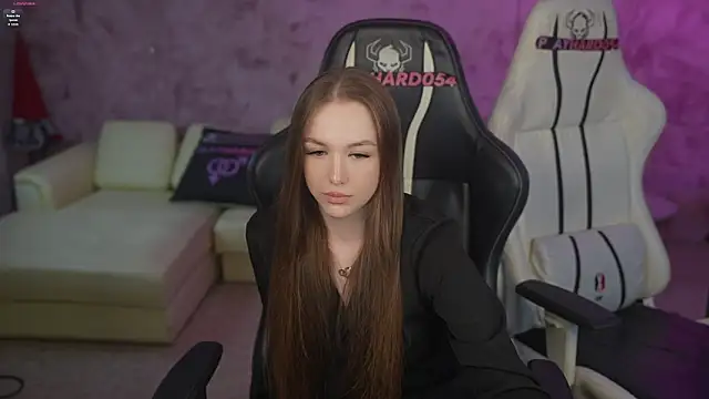 Ella 054 online show from April 2, 8:50 pm