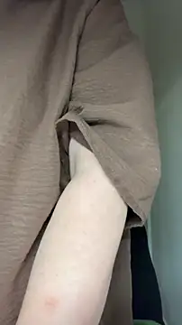 Roxanne Skye online show from November 21, 2:30 pm