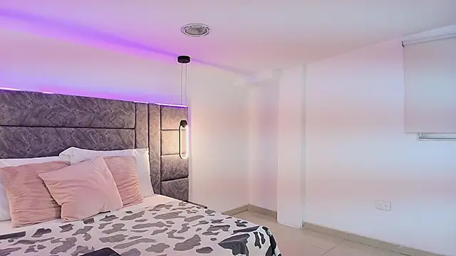 Dakota Megan 69 online show from April 15, 1:11 pm