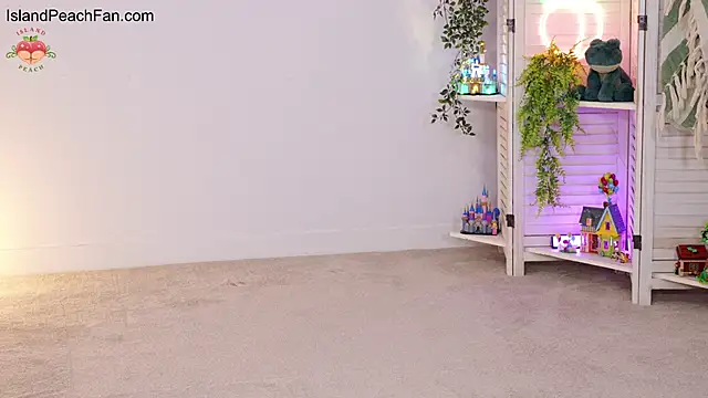 Island Peach online show from May 30, 8:05 pm