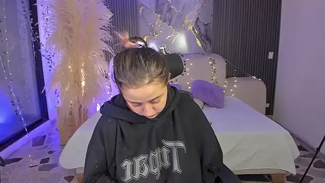 SarahCastro1  online show from March 7, 4:19 am