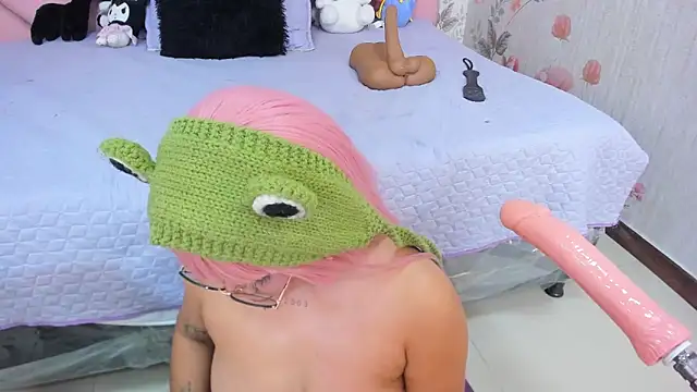 SafiroAgataaa online show from February 9, 6:37 am