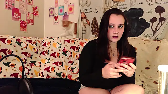 Shadow Slut online show from October 19, 11:51 pm