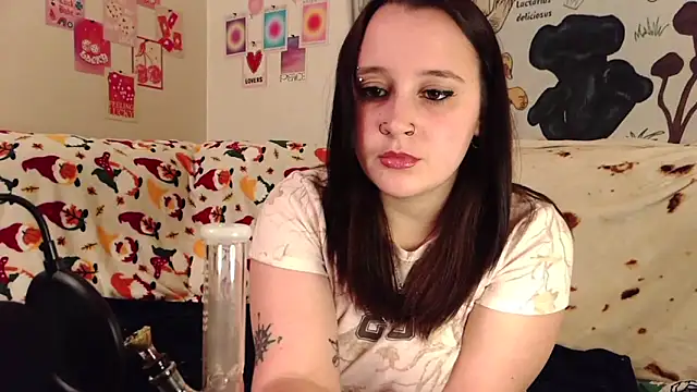 Shadow Slut online show from October 22, 3:22 am