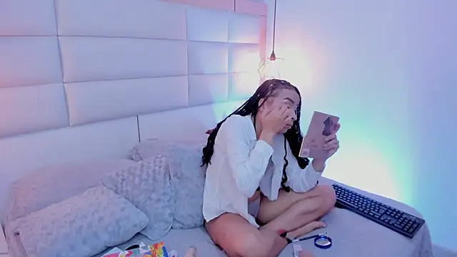 Lucia jane online show from February 8, 10:45 pm