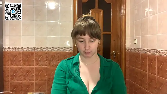 MaroonMoon  online show from December 14, 9:09 pm