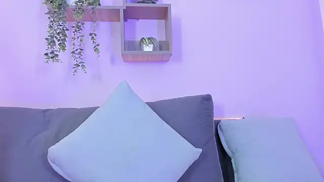 Snapshot of MeridaFox_ chatting on September 23, 1:09 pm MeridaFox online show from September 23, 1:09 pm