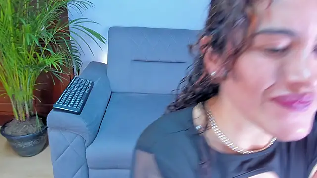 Snapshot of MeridaFox_ chatting on September 26, 5:43 pm MeridaFox online show from September 26, 5:43 pm