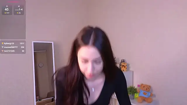 miacuteeee online show from October 19, 4:31 pm