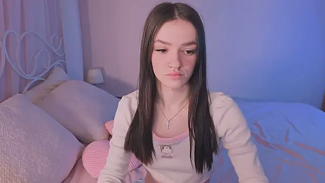 E l i z e  online show from November 18, 5:19 am