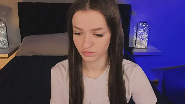 E l i z e  online show from March 17, 5:11 am