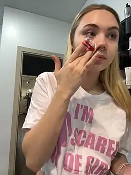 LunaMillie online show from September 25, 4:33 am