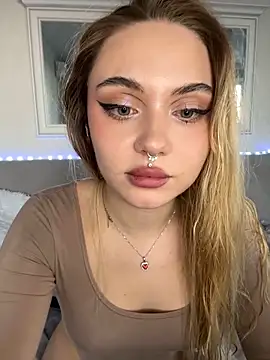 LunaMillie online show from September 16, 2:14 pm