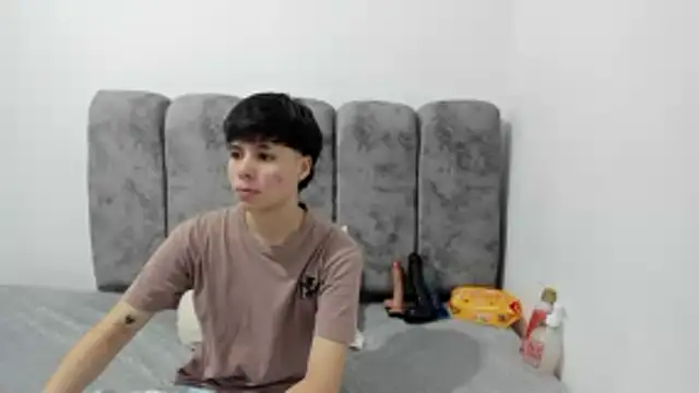 Bruno Cruzz online show from April 15, 2:12 am