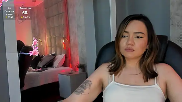 Sky Junne online show from February 10, 6:22 pm