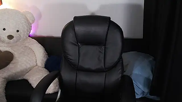 Ashley olivares online show from December 3, 1:19 am