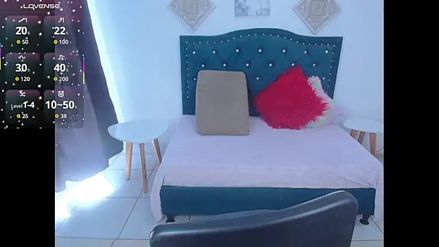 IamBunny f w online show from November 4, 1:27 pm