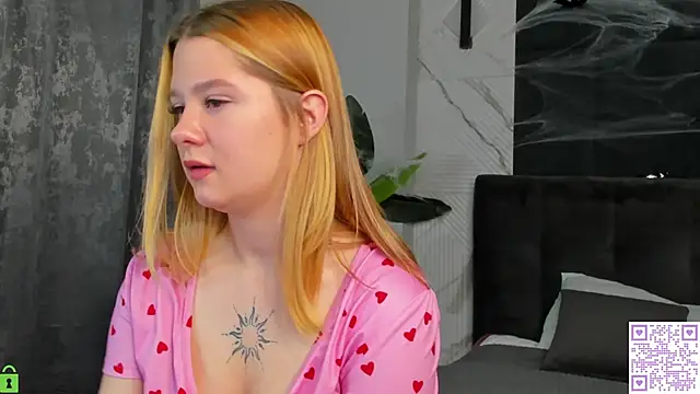 Brenda Puff online show from October 28, 1:00 am