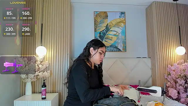 Mila Hank  online show from June 3, 1:45 pm