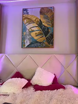 Mila Hank  online show from February 8, 1:15 pm