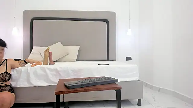 PamelaBonnet mml online show from April 18, 7:29 pm