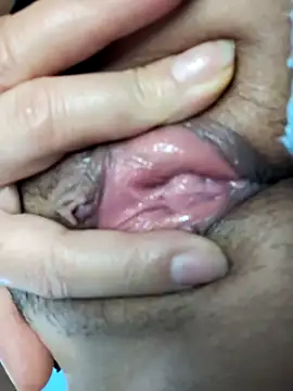 Lyly suri07 online show from April 17, 9:50 pm