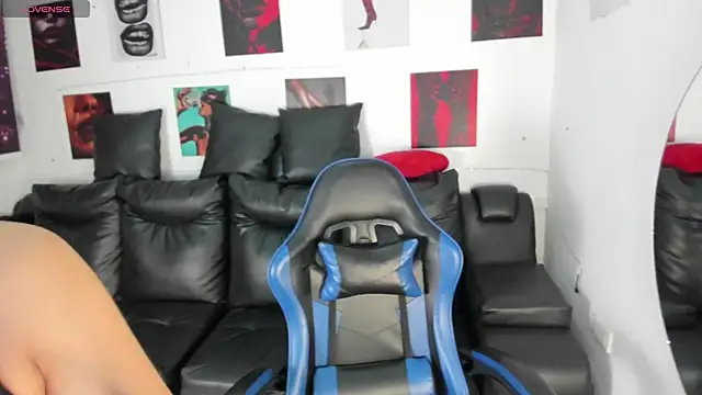 koraline 333 online show from April 16, 1:33 pm