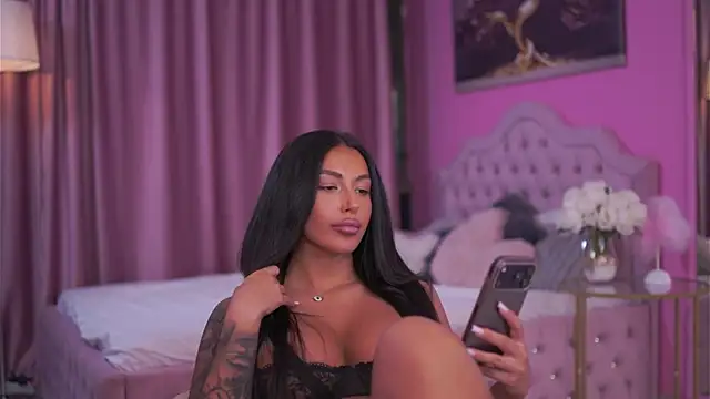 AishaaDevoe online show from April 17, 6:32 pm