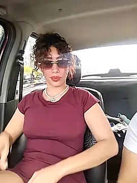 roxyrougee online show from October 18, 8:10 pm