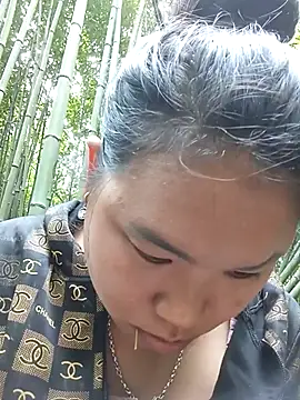 may-squirl online show from November 21, 5:20 am