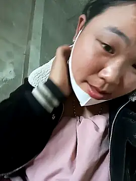 may-squirl online show from October 26, 7:15 am