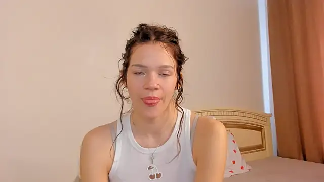 VelvetRisque online show from April 14, 6:57 am