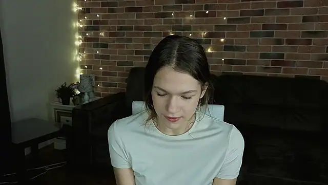 VelvetRisque online show from January 12, 6:51 am