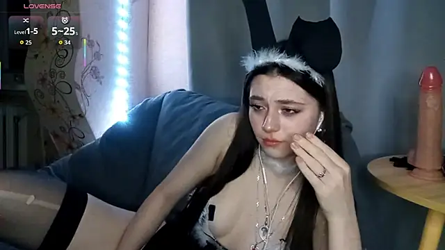 Snapshot of Sophiecuttie chatting on October 23, 3:40 pm Sophiecuttie online show from October 23, 3:40 pm